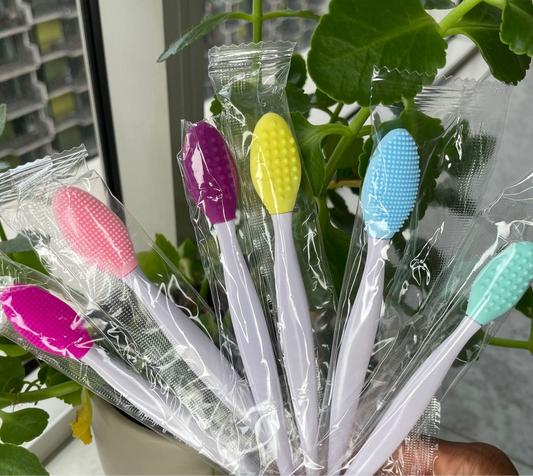 Lip scrub brush silicone